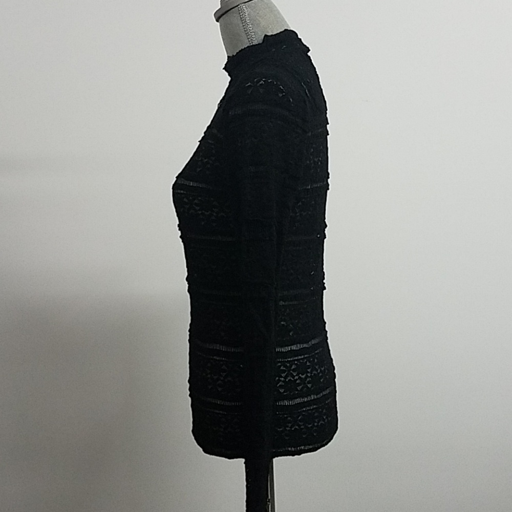 Beautiful lace long sleeve top - Picture 5 of 6